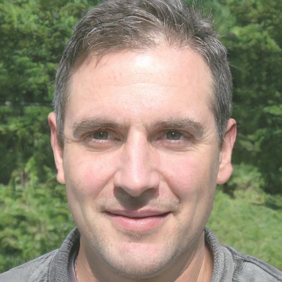 Khanh Tran, remote finance instructor